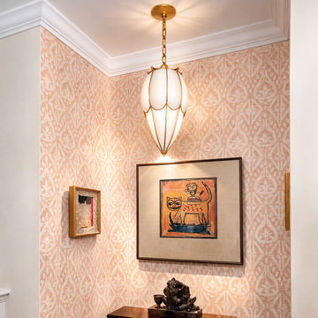 Vintage Charm Meets Modern Elegance: The Magurles Pendant