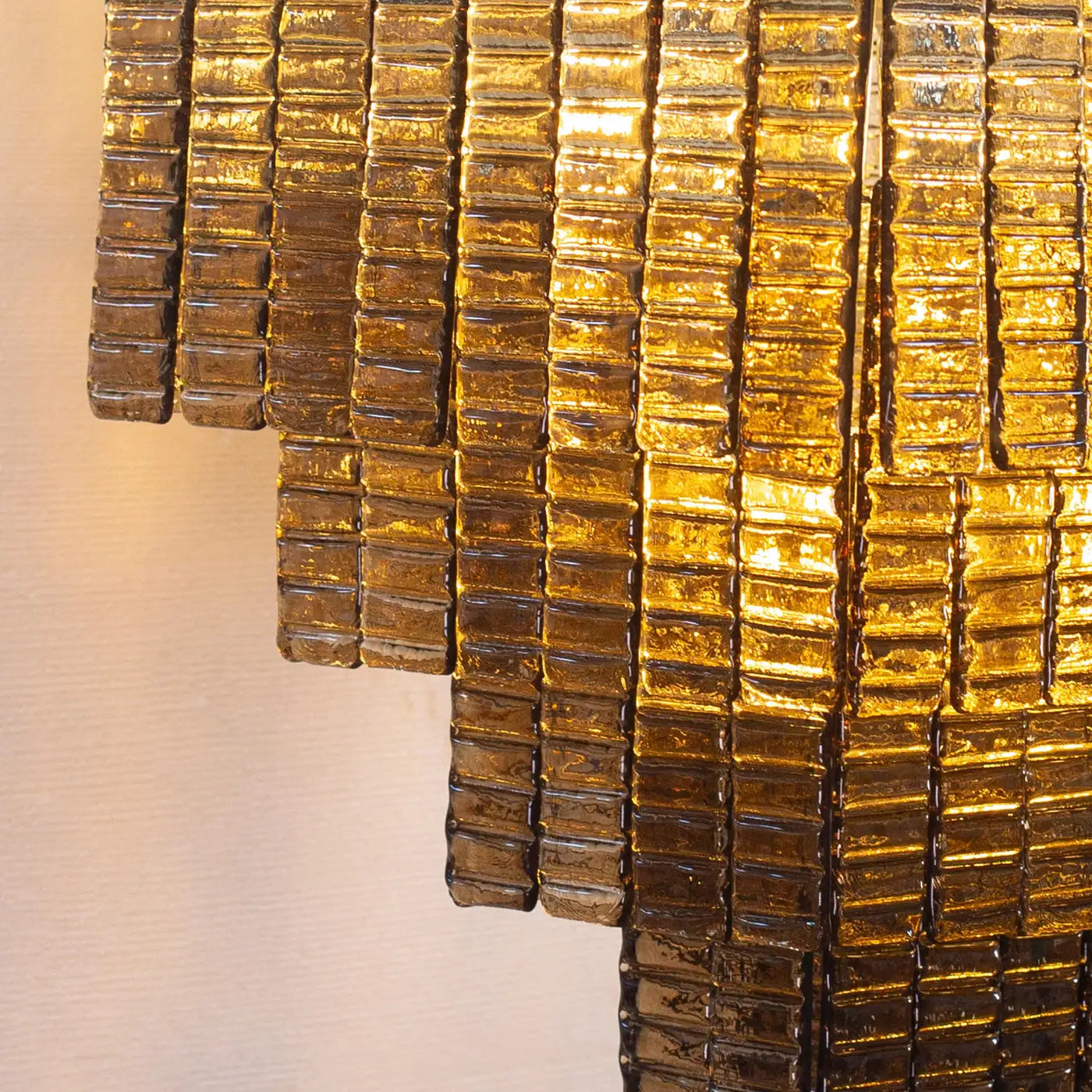 Grande lampadario con listelli vetro di Murano ispirato al mid-century italiano