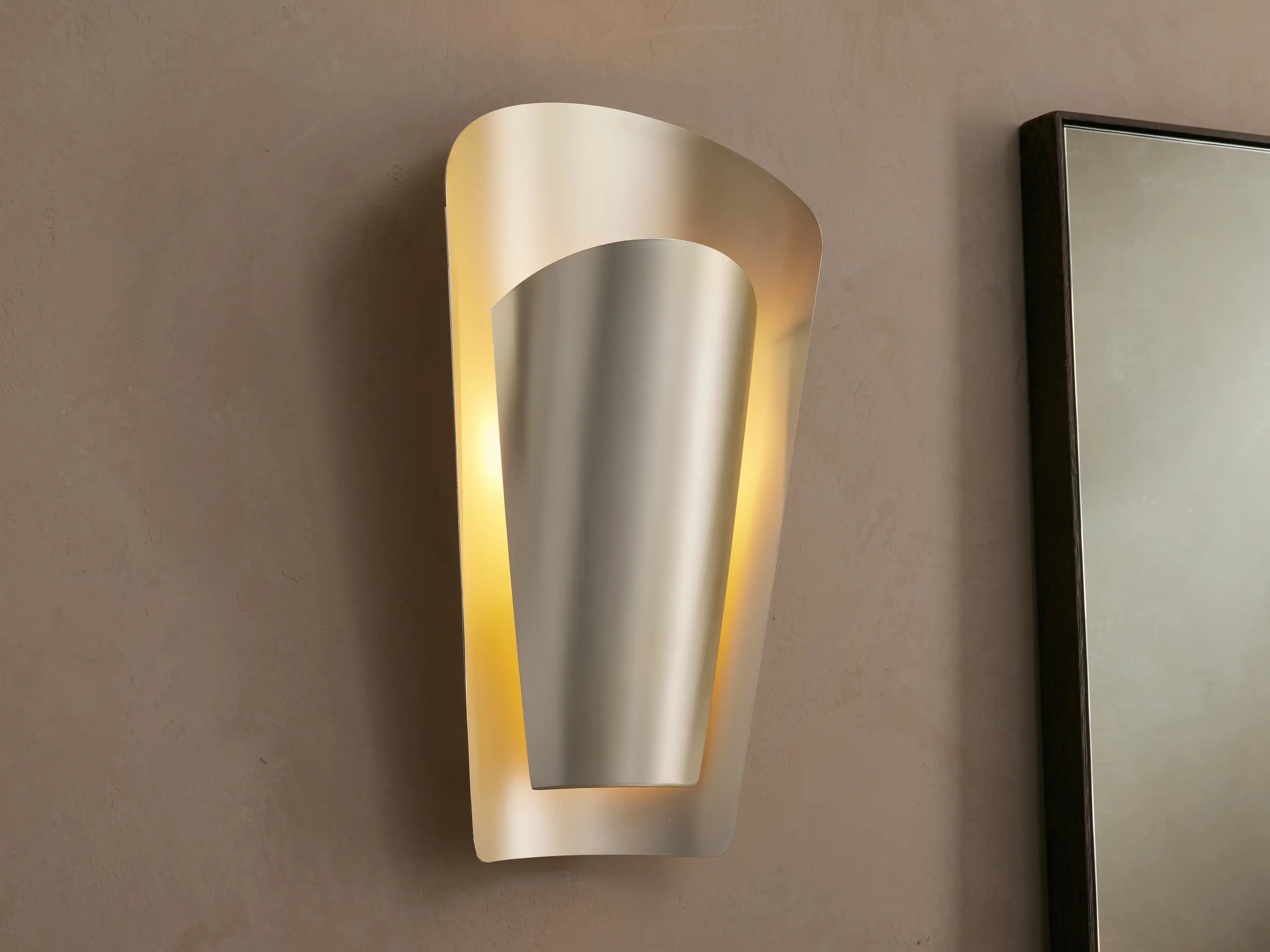 Strato Sconce