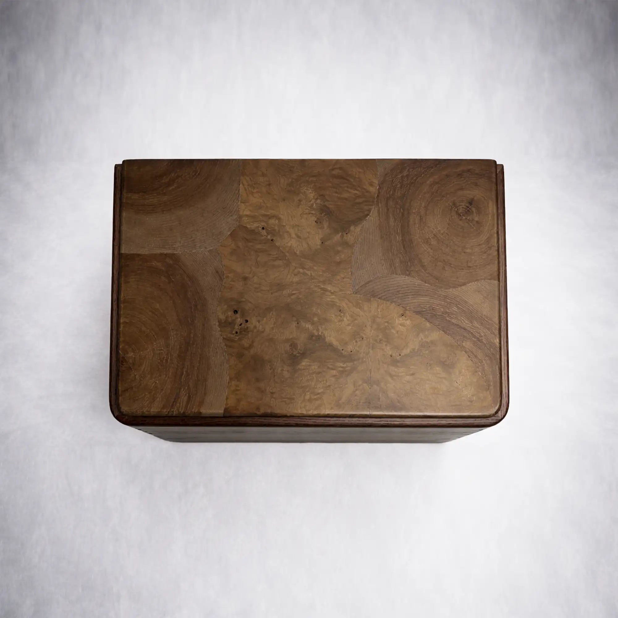 Loranco Closed Nightstand