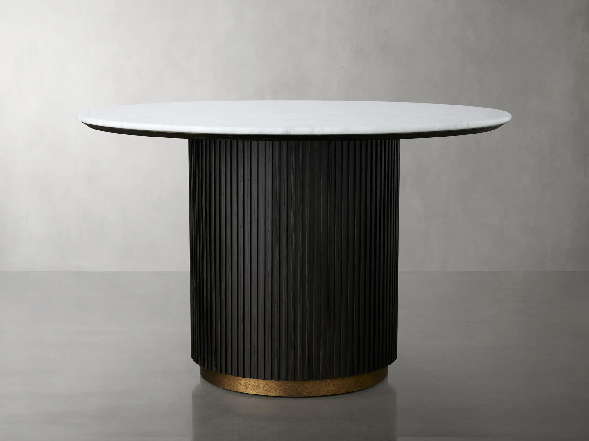 Finnley Round Dining Table - Oasislives