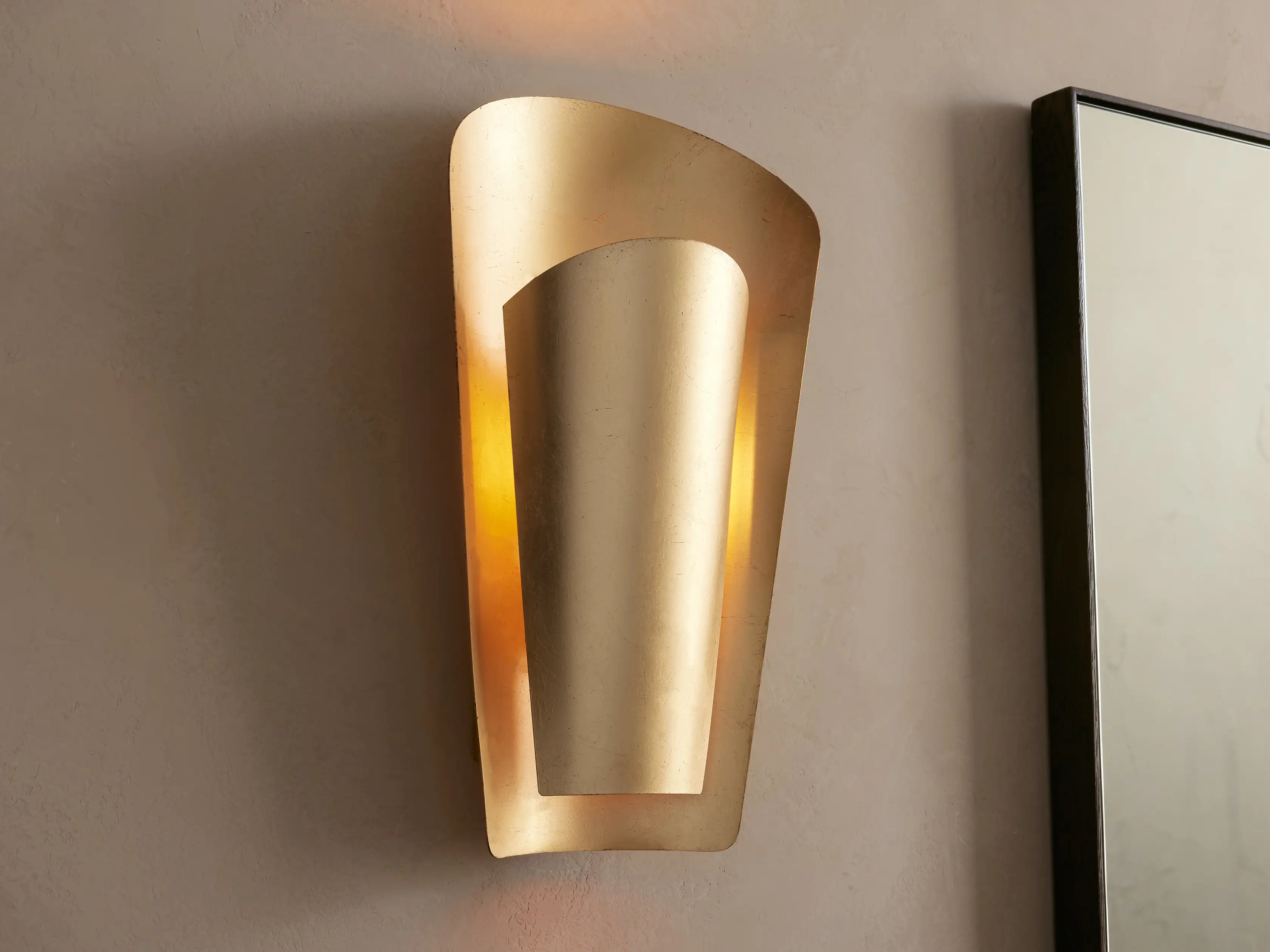 Strato Sconce