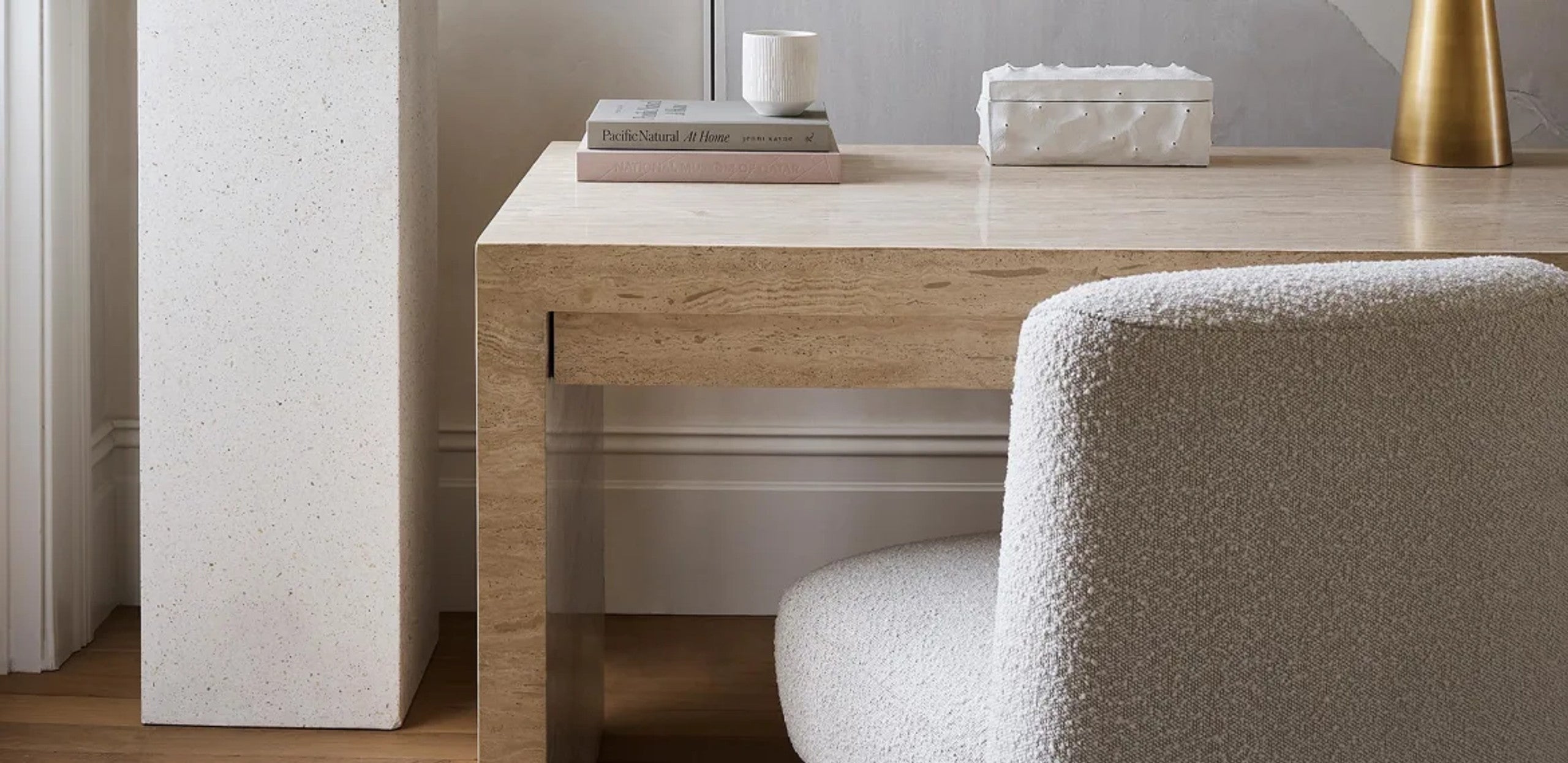 Axel Desk