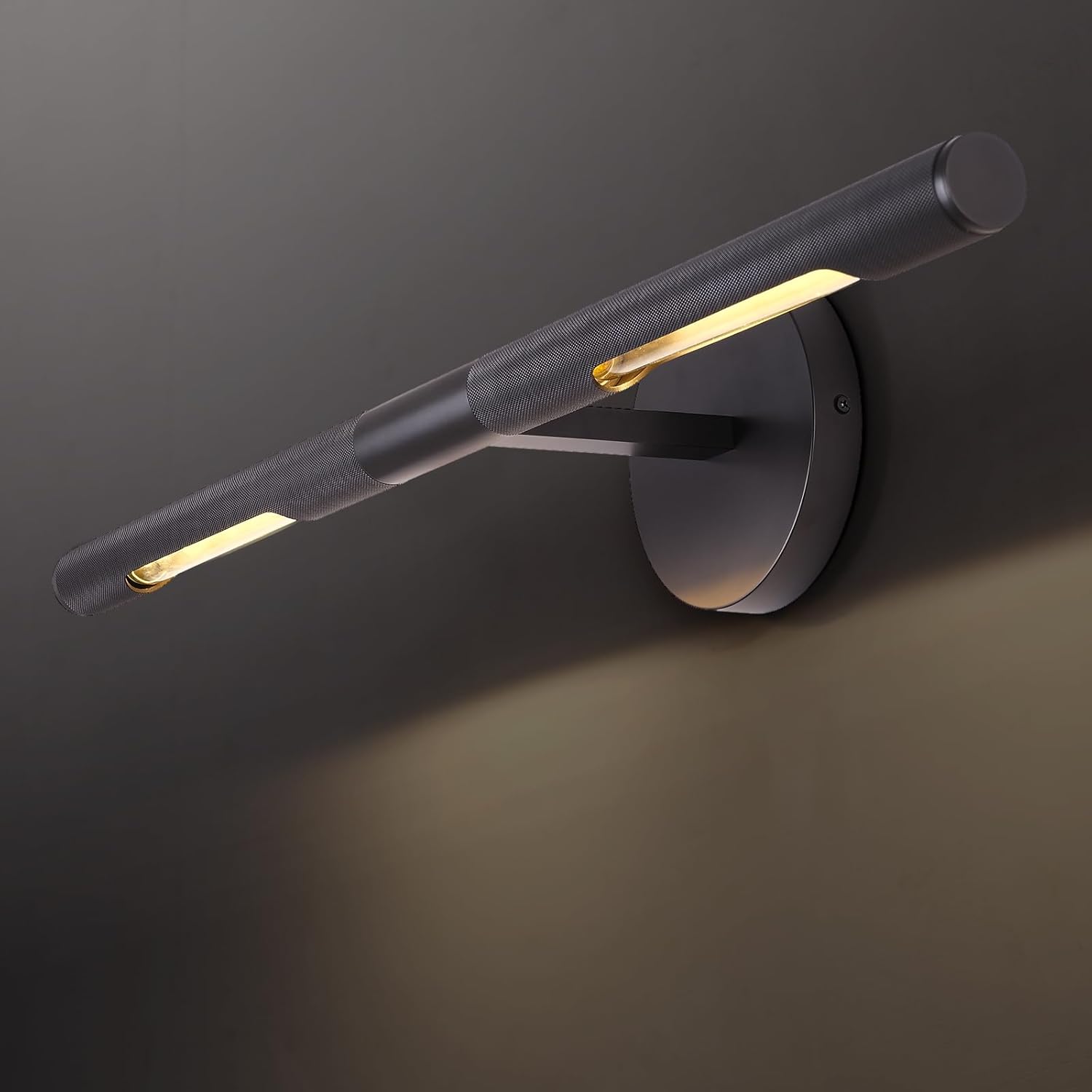 Hard-wired Knurled Picture Light