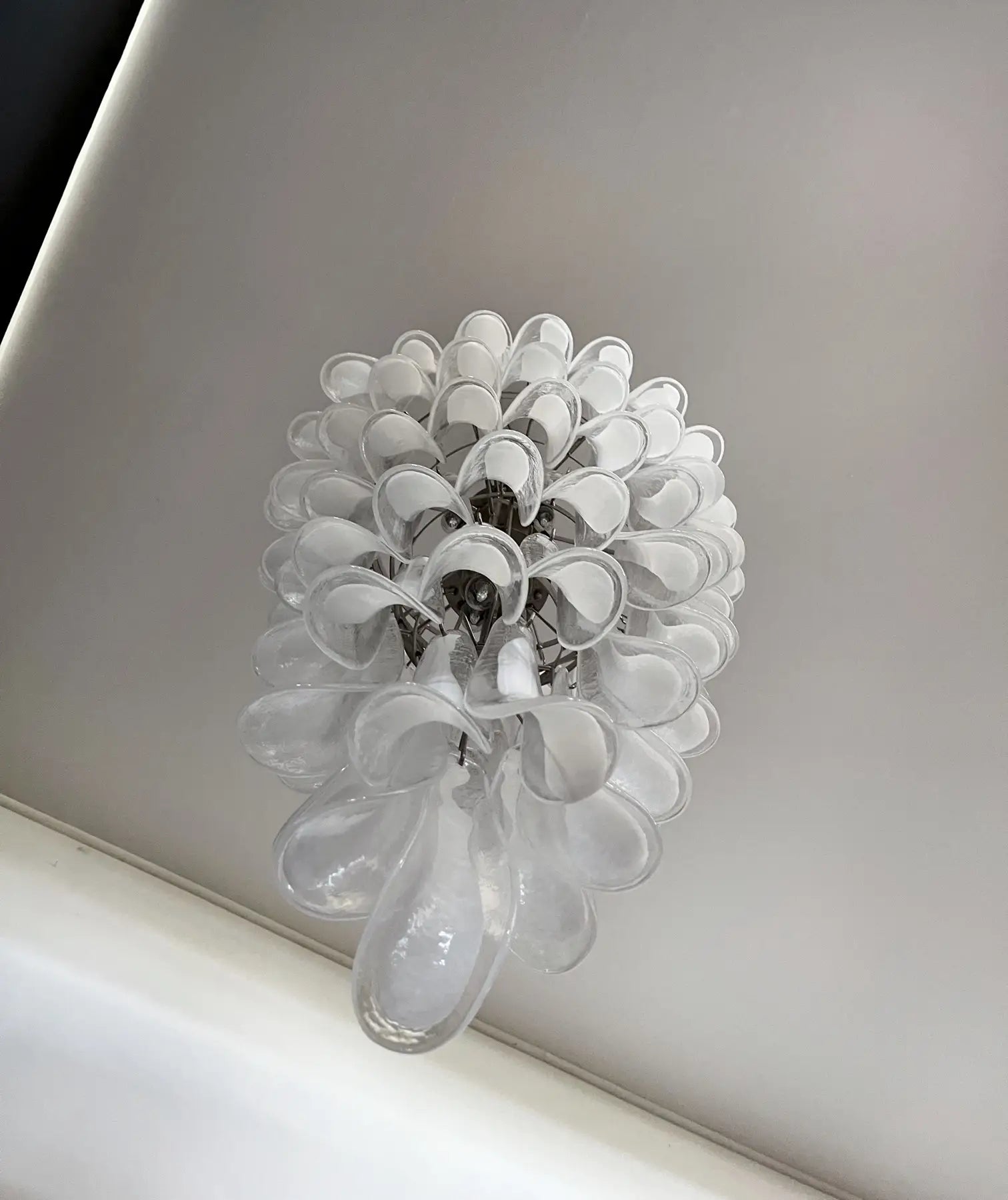 Murano Chandelier 83 White Petal Glass