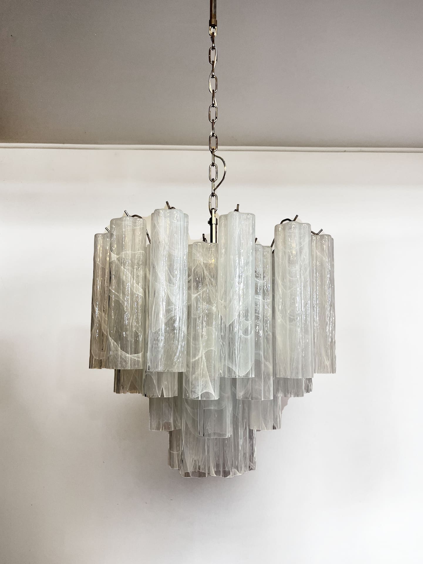 Murano Chandelier – 36 tubes – Alabaster white