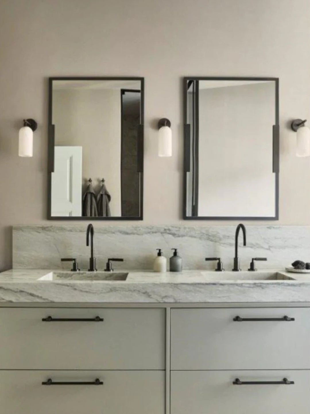 Alabaster Pillar Wall Sconce