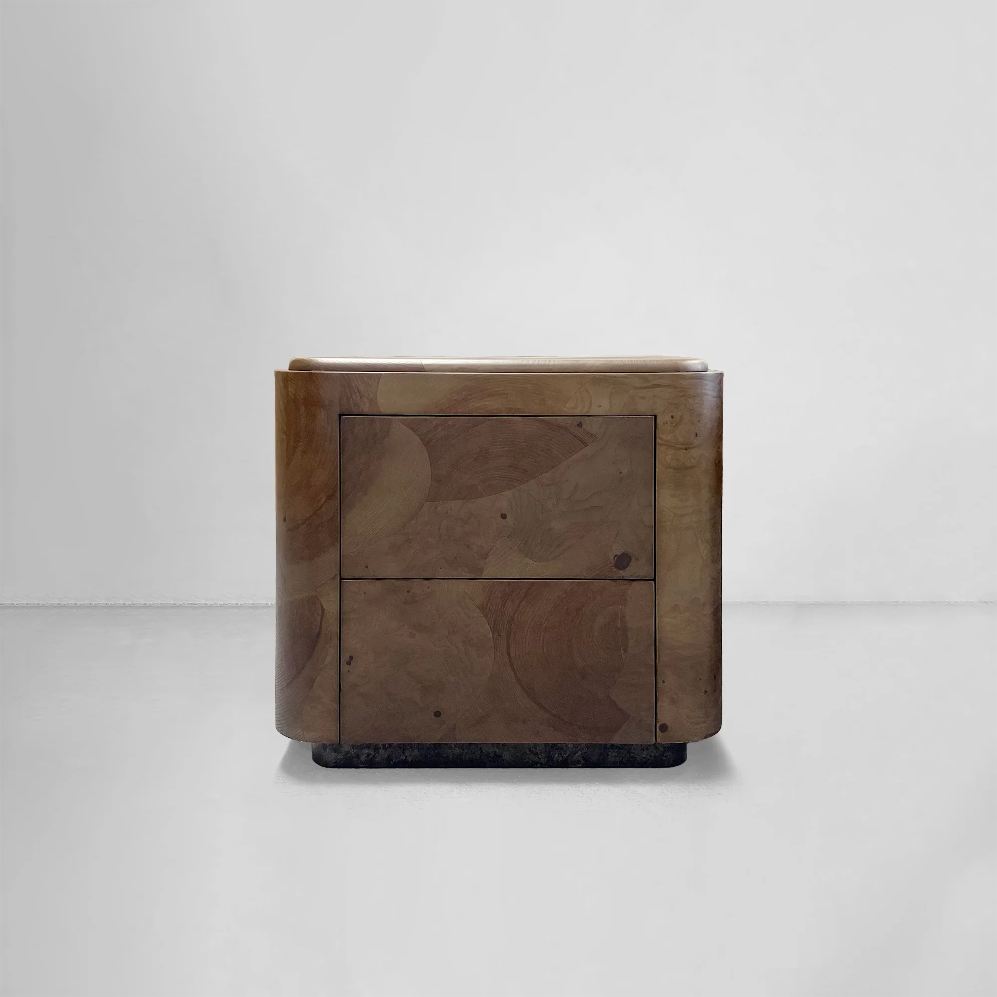 Loranco Closed Nightstand