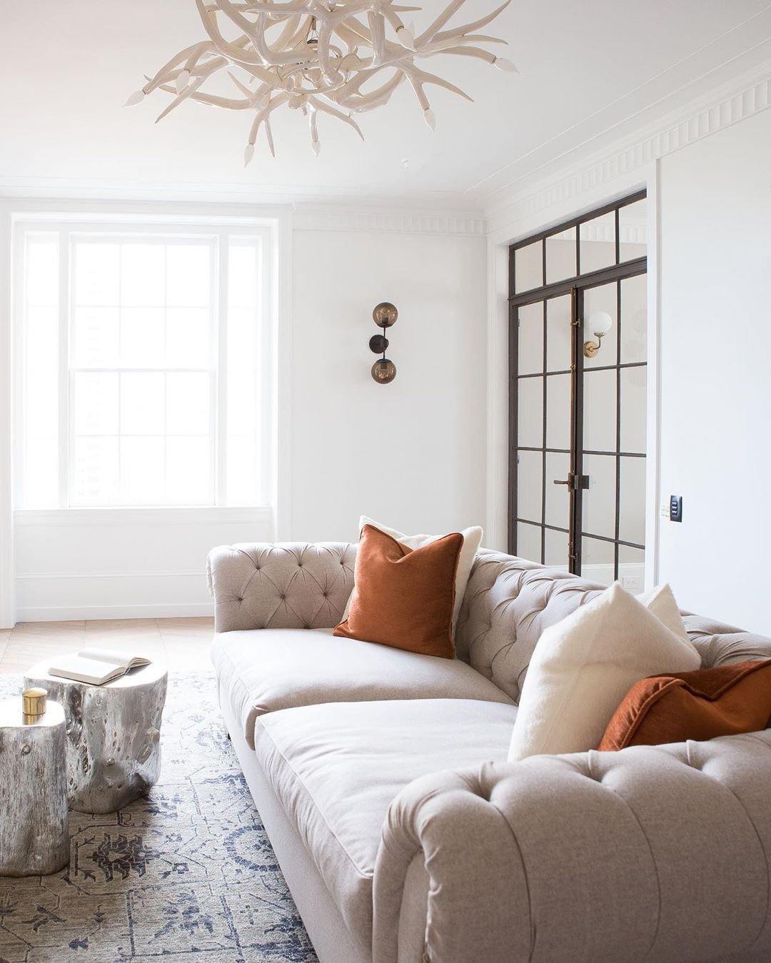 Modo Euro Gable Modo Chandelier