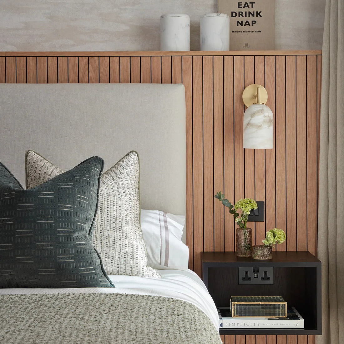 Rae Alabaster Wall Lamp