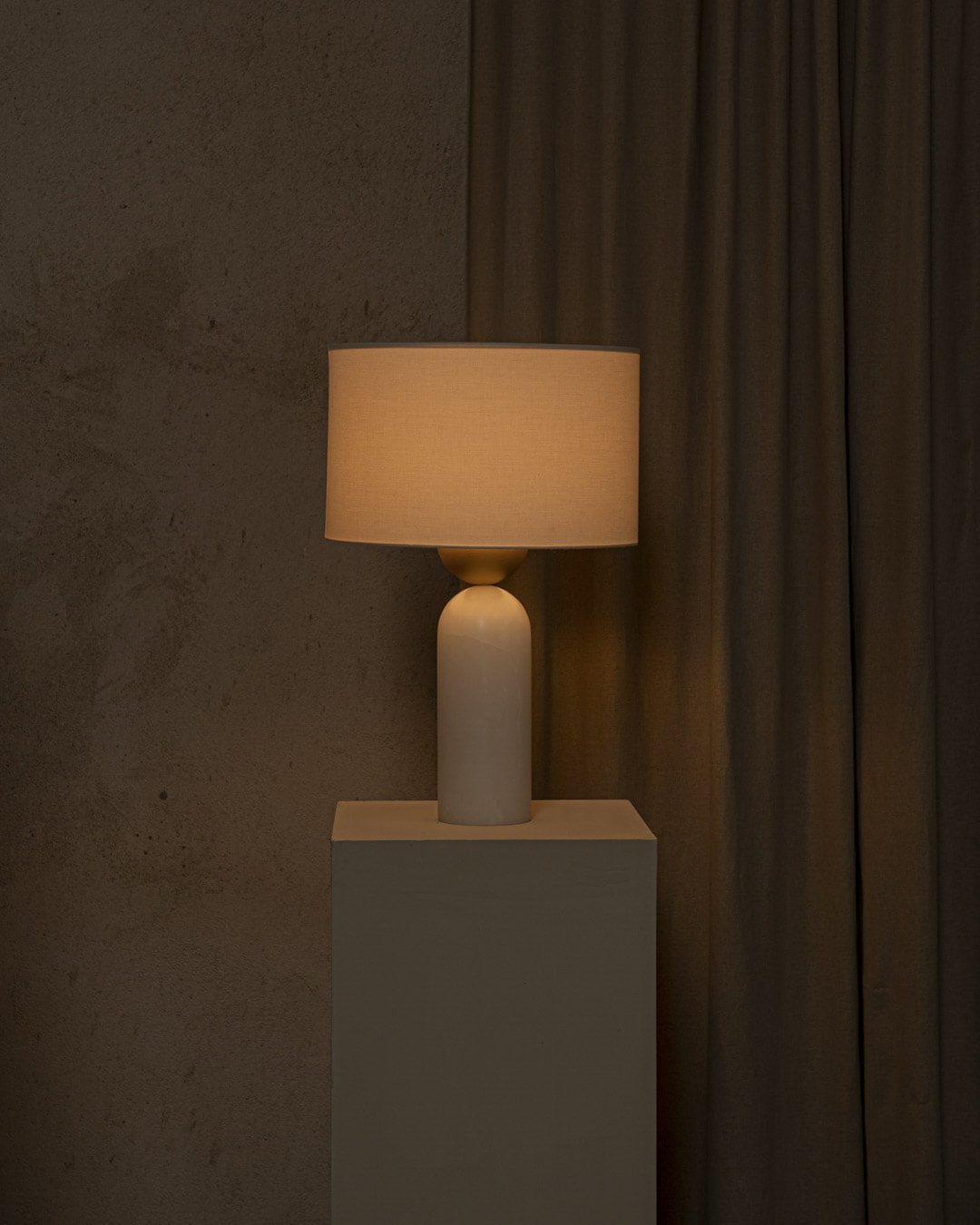 Peona Alabaster Table Lamp